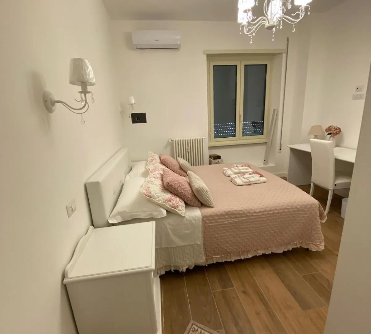 Suite Imperiale Colosseo Rome 0*,